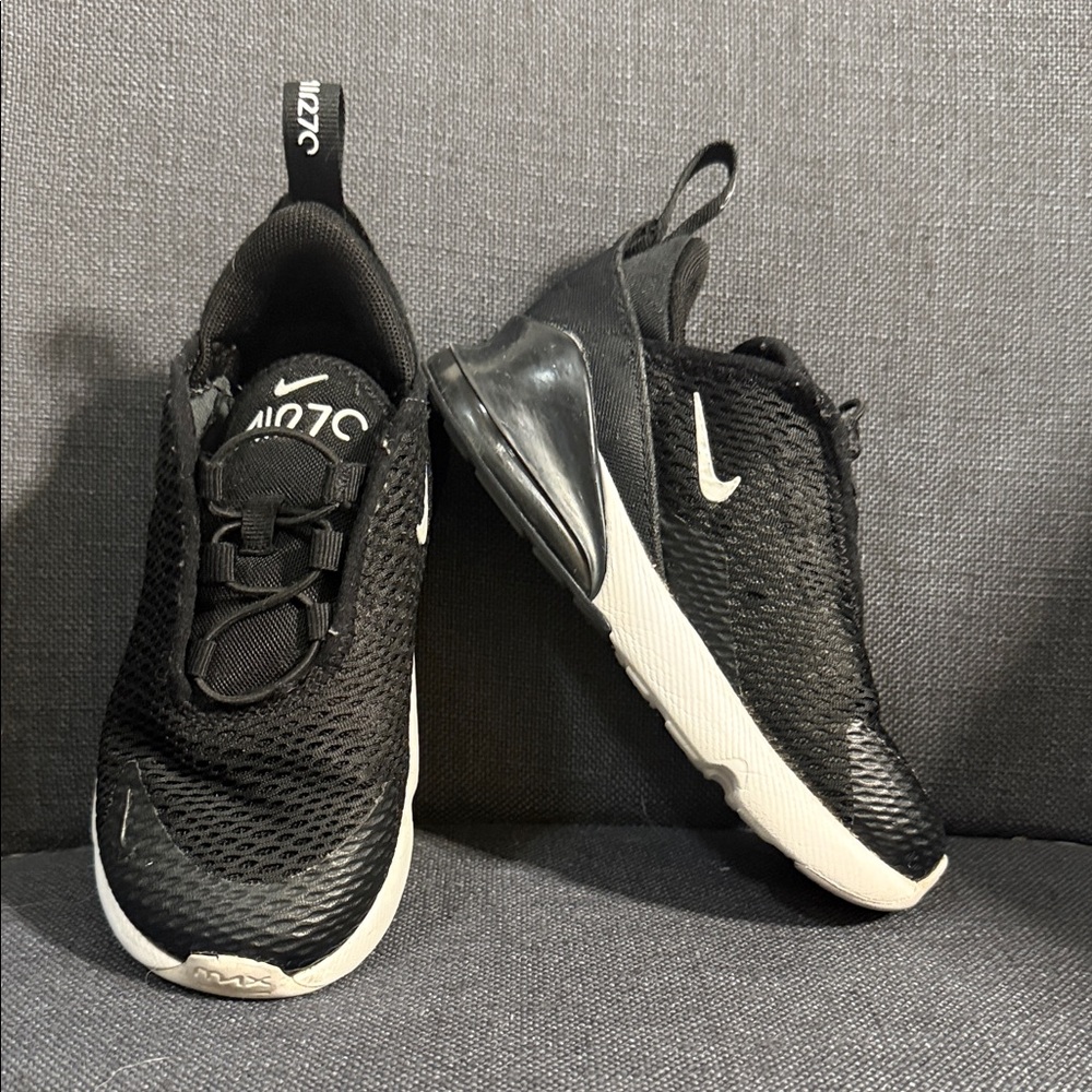 Nike Kids Black Mesh Sneakers with White Soles Air 270